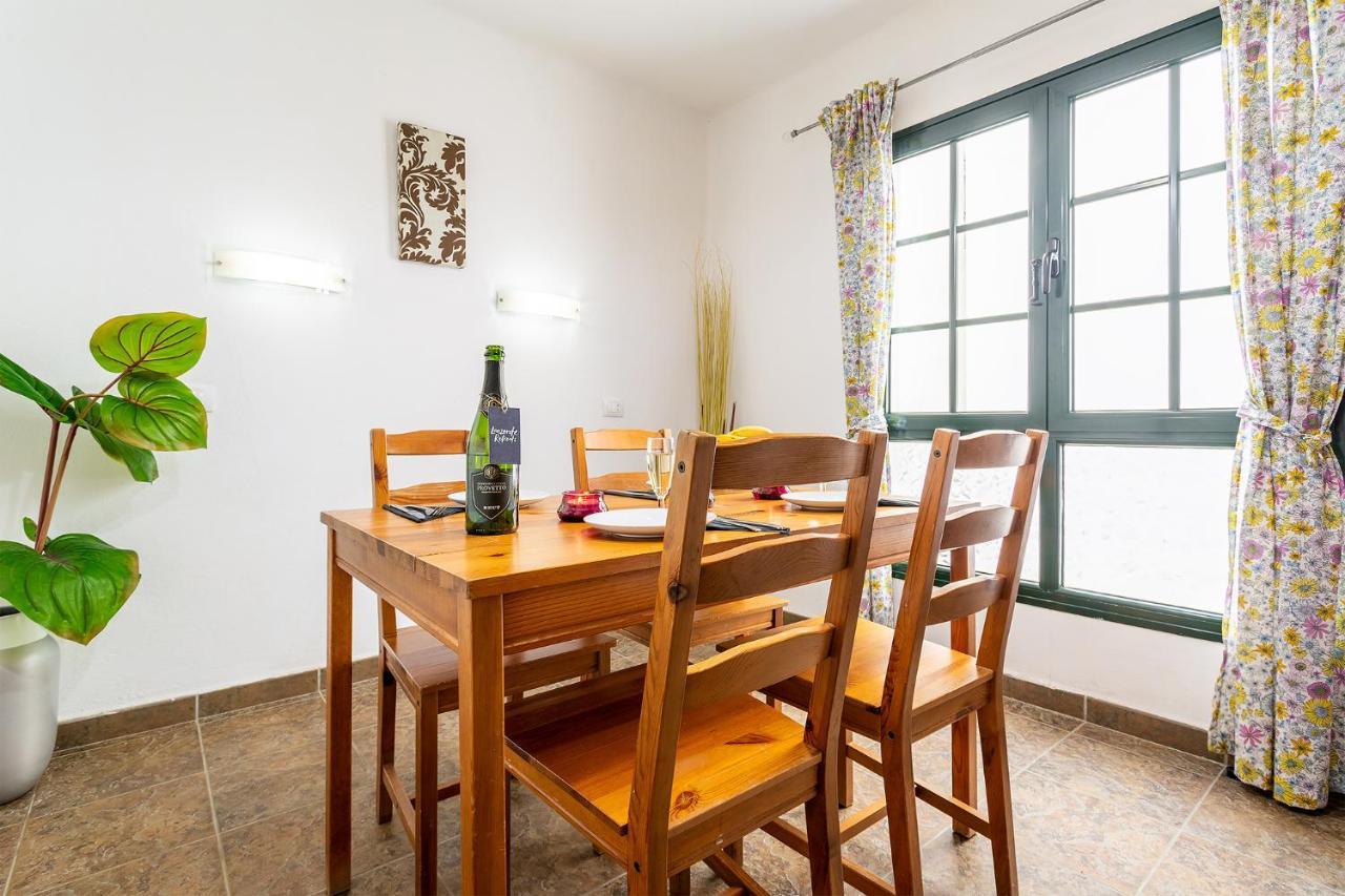 Casa Lili - Shared Pool - Close To Seafront Promenade - Sea Views From Upper Terrace Пунта-де-Мухерес Экстерьер фото